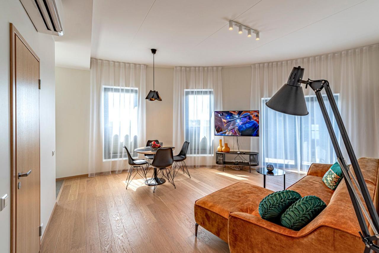 Artisa Riia Str 20B Luxury Penthouse Apartment タルトゥ エクステリア 写真