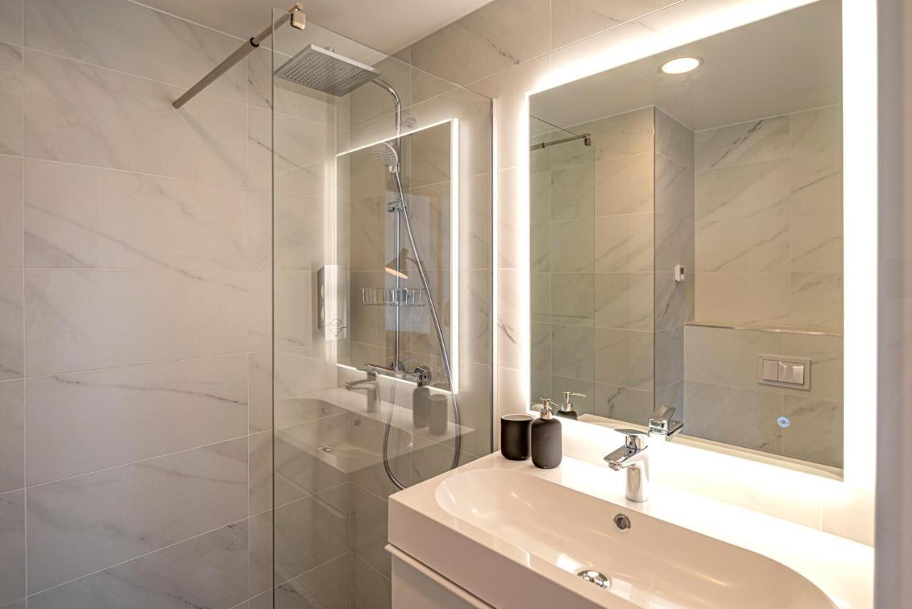 Artisa Riia Str 20B Luxury Penthouse Apartment タルトゥ エクステリア 写真