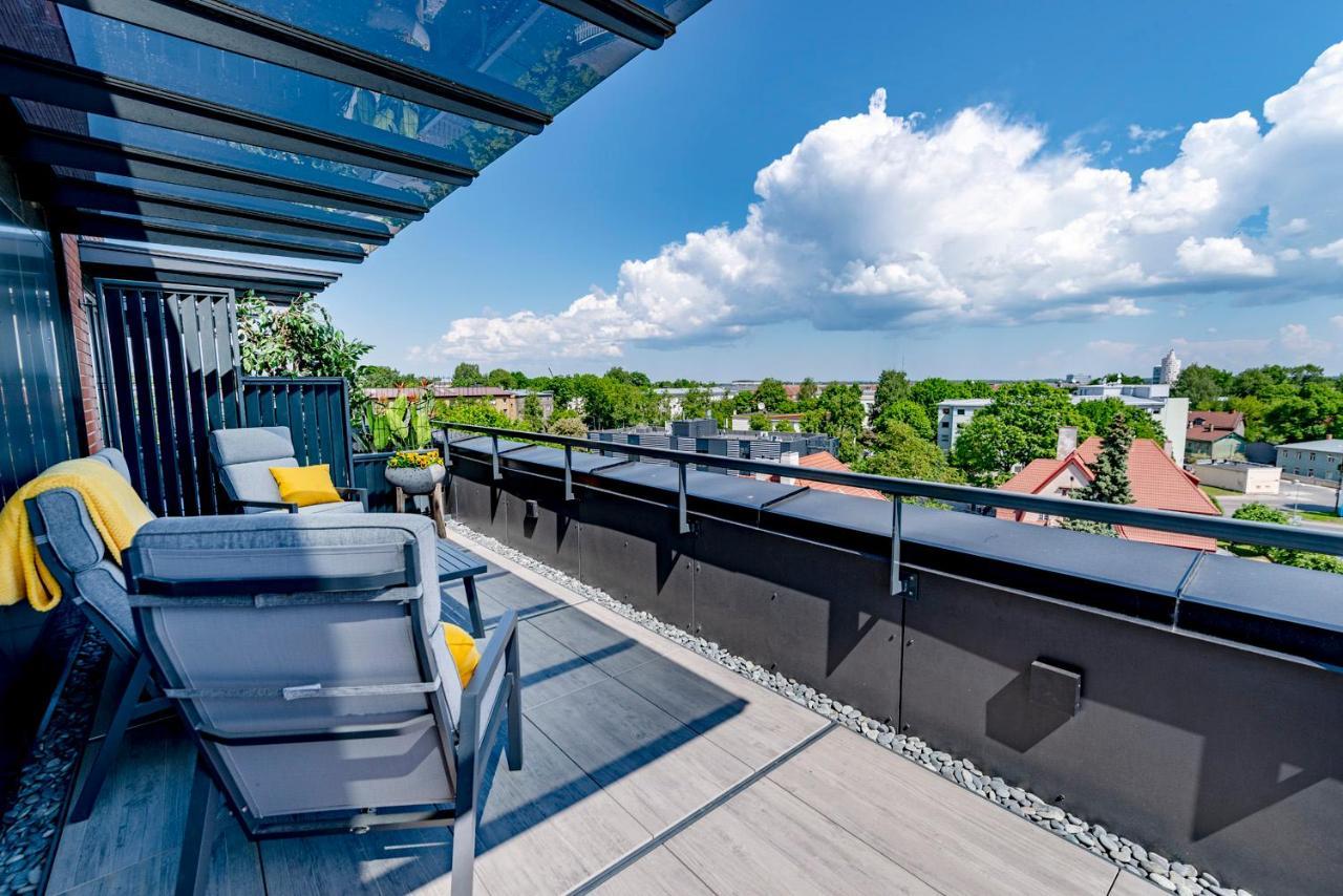 Artisa Riia Str 20B Luxury Penthouse Apartment タルトゥ エクステリア 写真